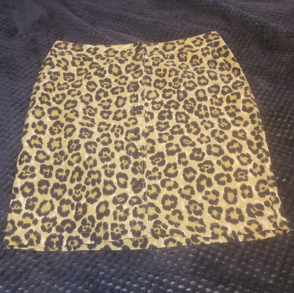 Ralph Lauren Dresses & Skirts - Ralph Lauren leopard skirt size 14